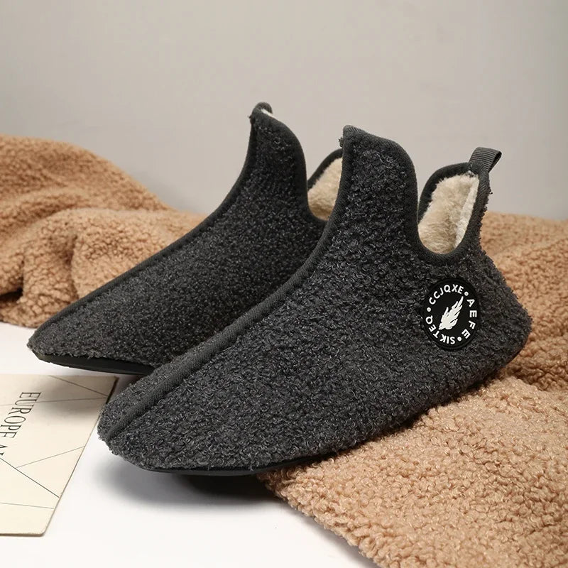 Mens Wintertime Indoor Plushlined Lightweight Slippers