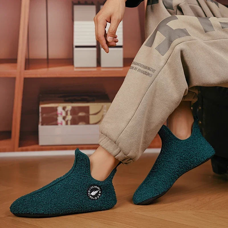 Mens Wintertime Indoor Plushlined Lightweight Slippers