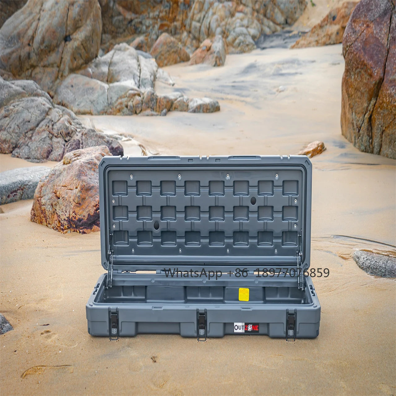 Outdoor Polyethylene Overland Weatherproof Tool Box 83L